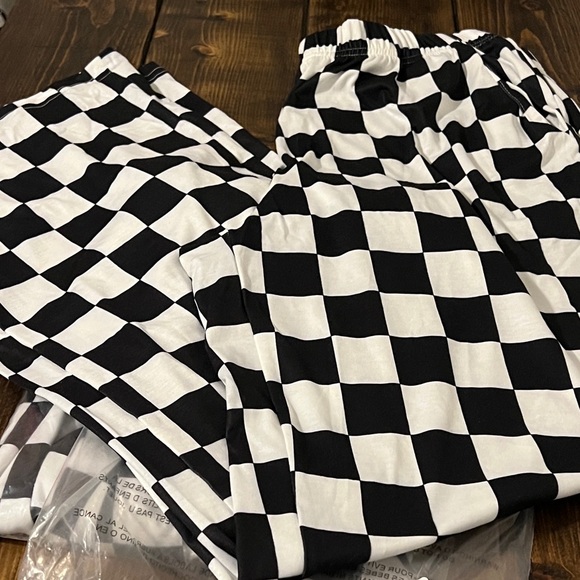 SHEIN Black and White Checkered Joggers - Picture 2 of 4